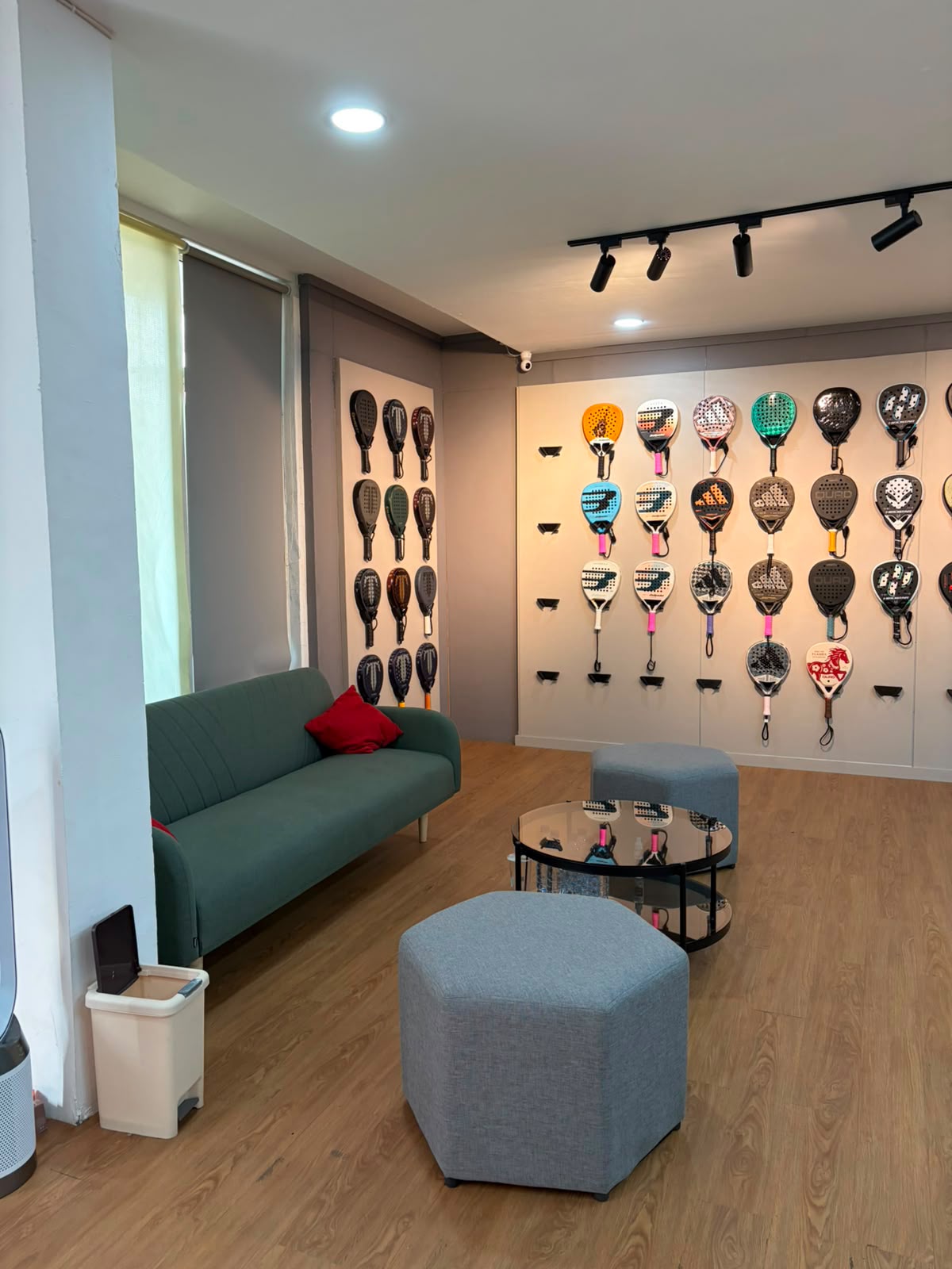 Suasana toko TOKOPDL 9